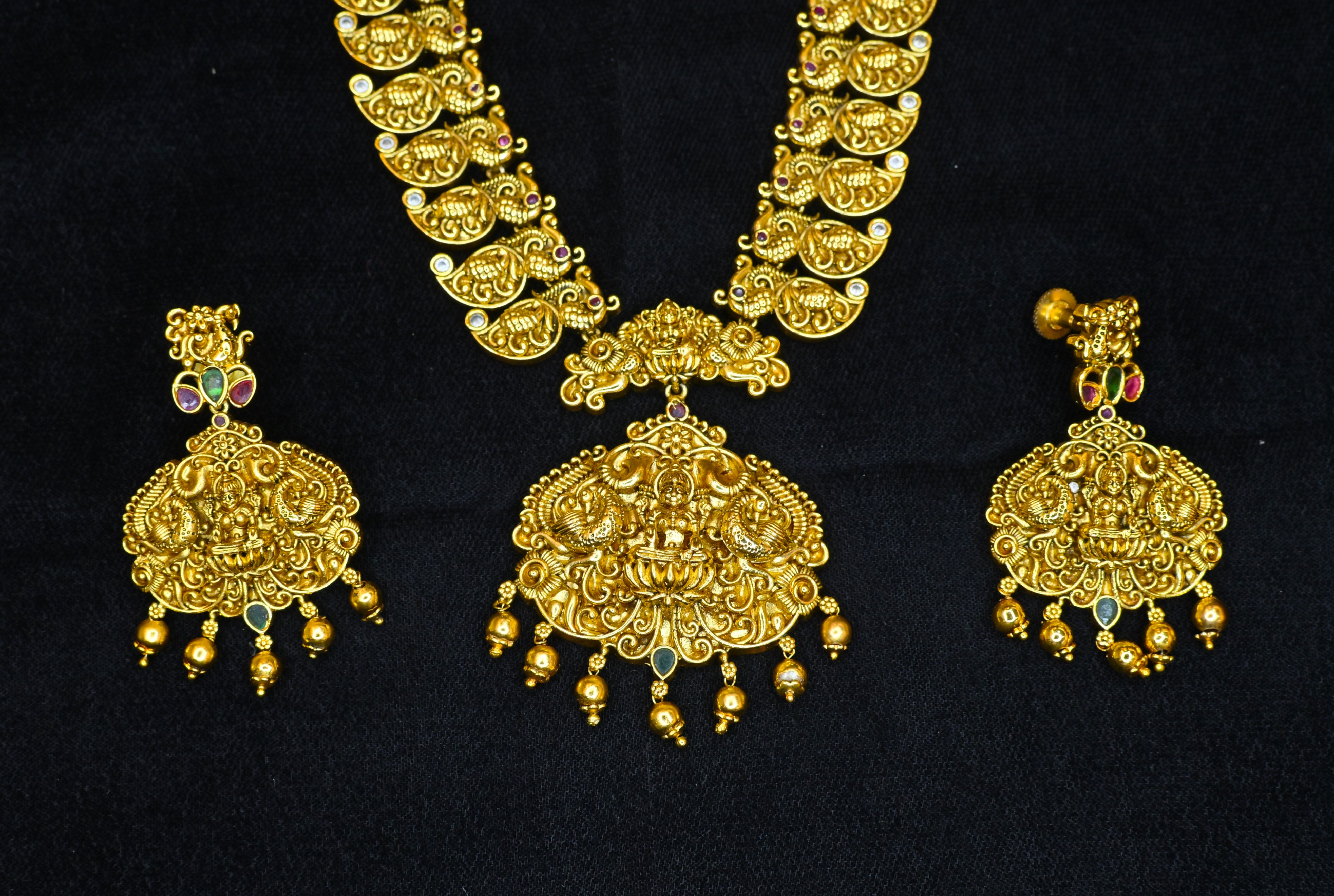 Antique Necklace1013