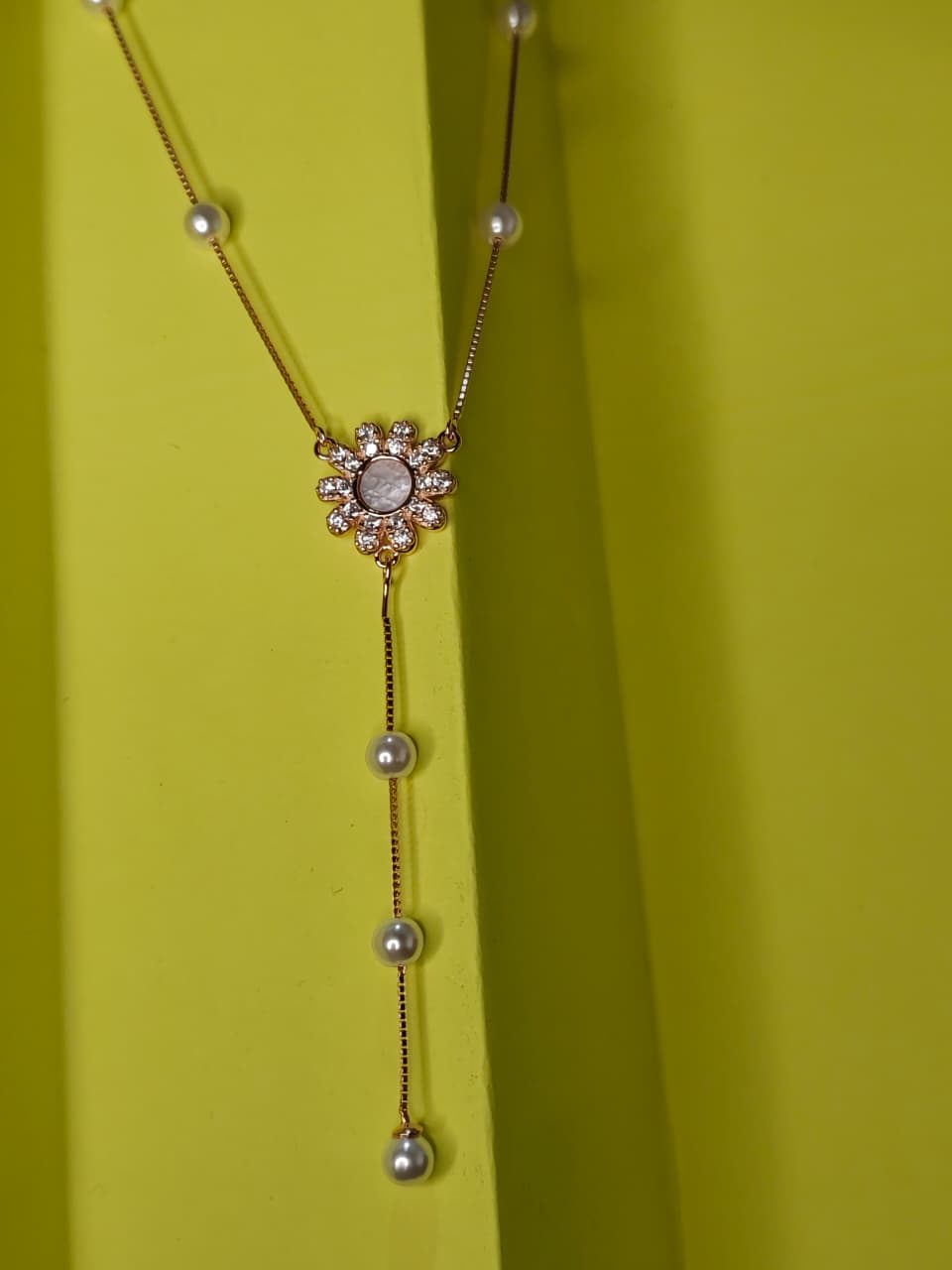 ✨ Pearl Glow Necklace