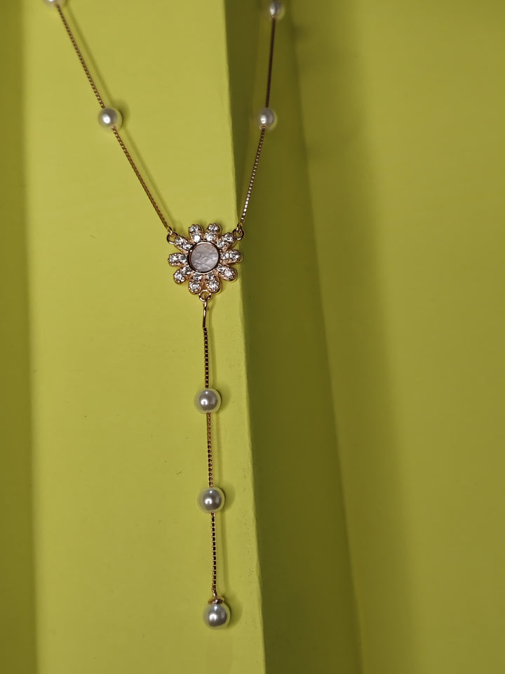 ✨ Pearl Glow Necklace